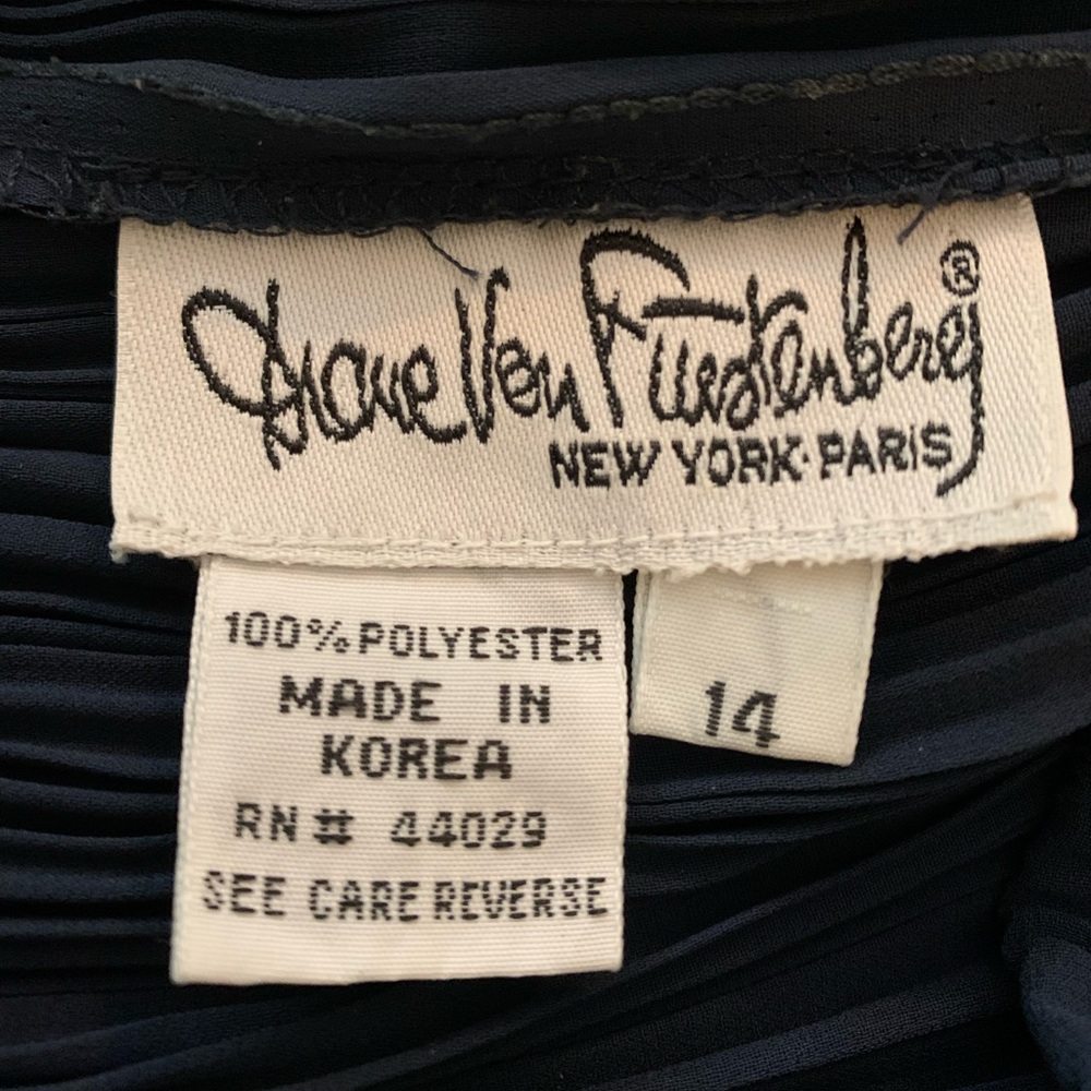 Diane Von Furstenberg Vintage Size 14 Elegant Navy Blue Pleated Skirt Old Money - Picture 2 of 10